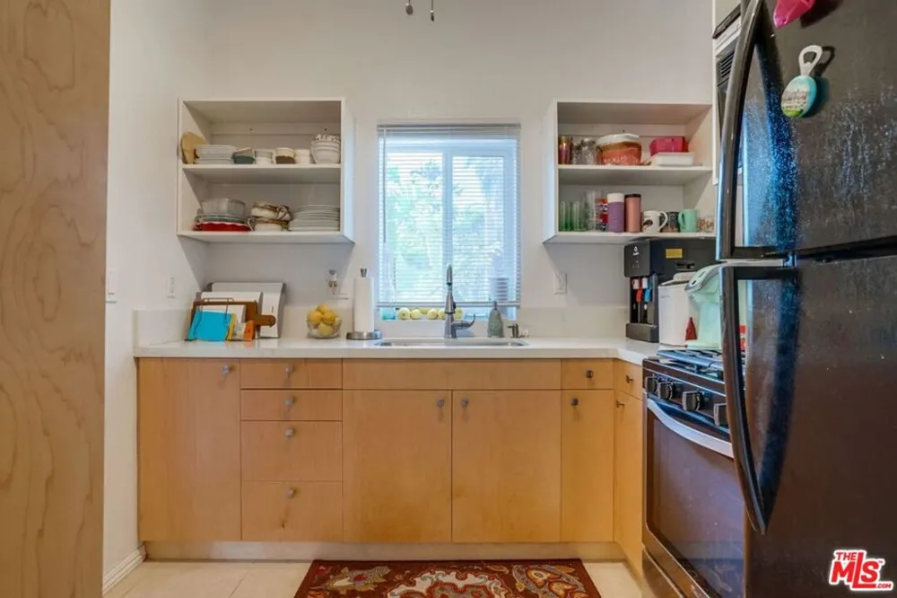 199 CHEROKEE Topanga, CA 90290