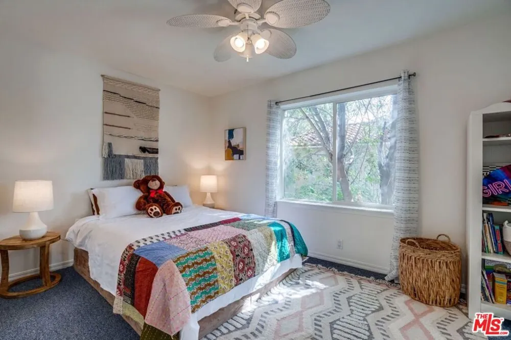 199 CHEROKEE Topanga, CA 90290