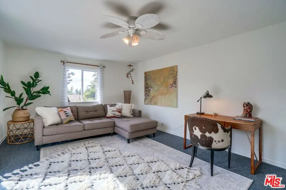 199 CHEROKEE Topanga, CA 90290
