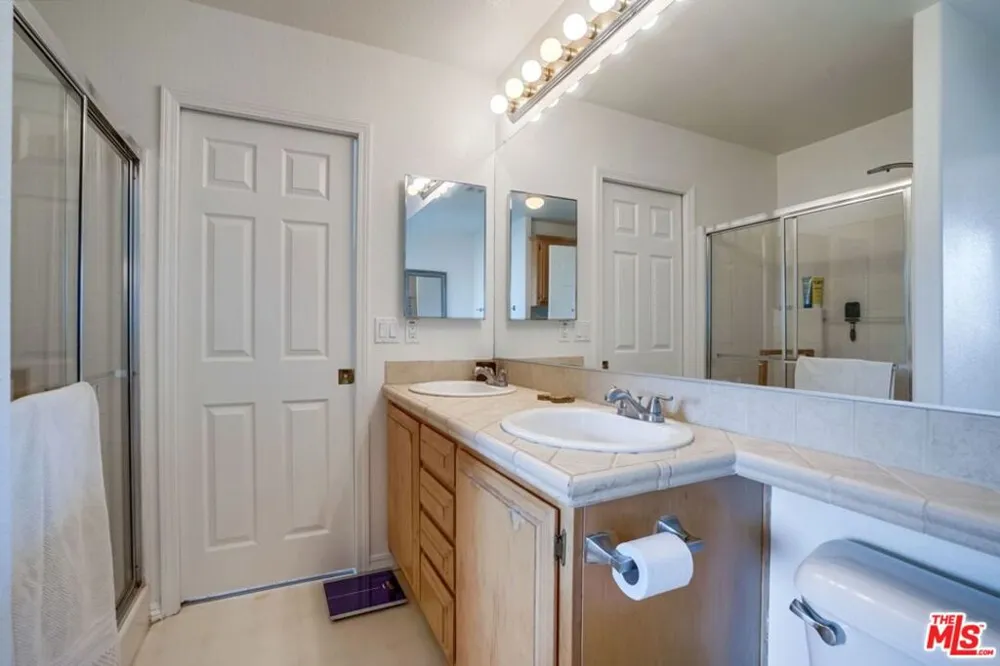 199 CHEROKEE Topanga, CA 90290