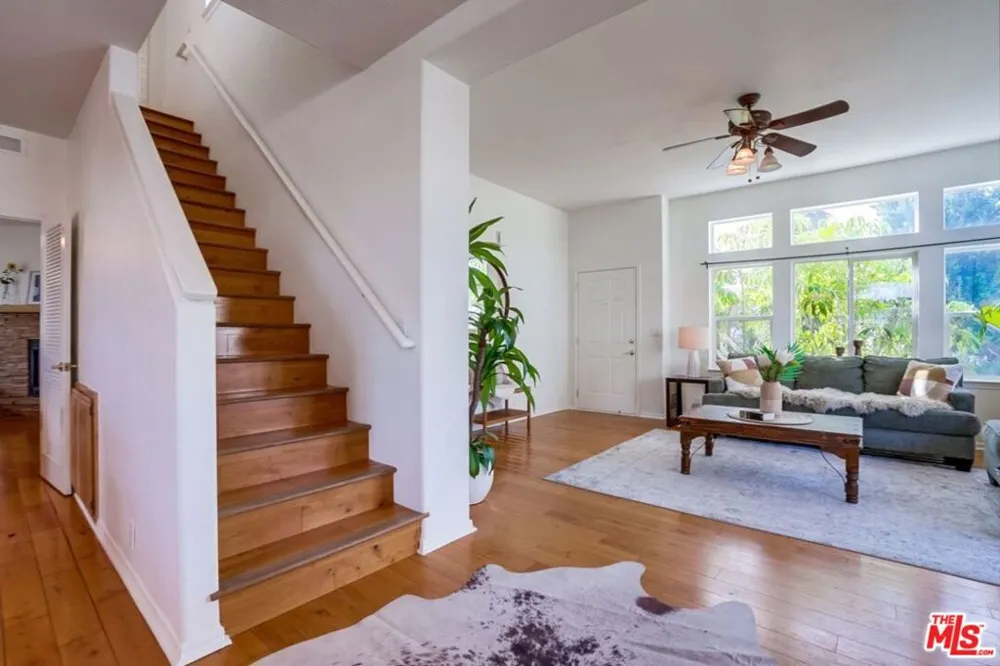 199 CHEROKEE Topanga, CA 90290