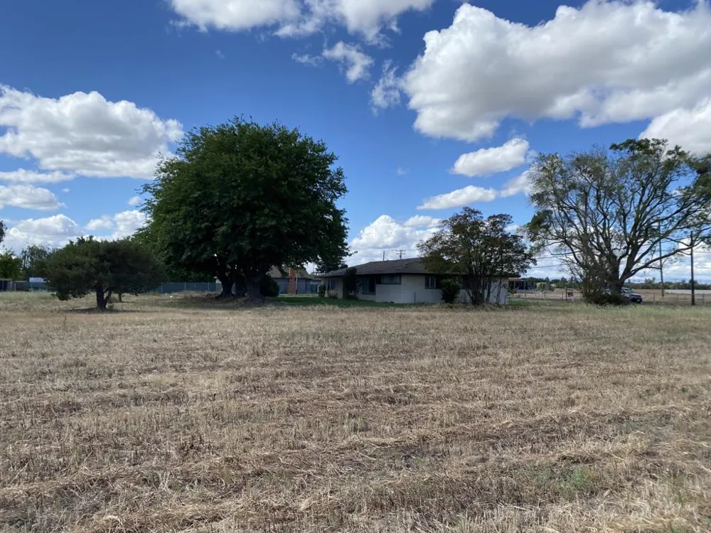 16244 Cottage Avenue Manteca, CA 95336