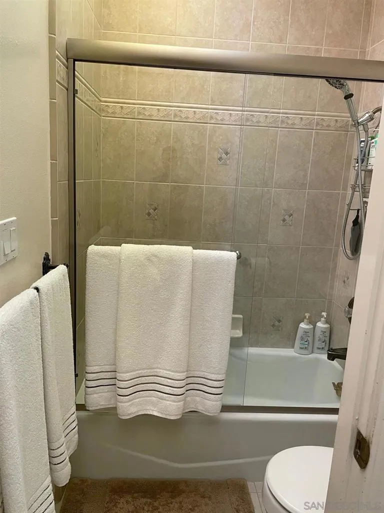 8206 Caminito Lacayo La Jolla, CA 92037