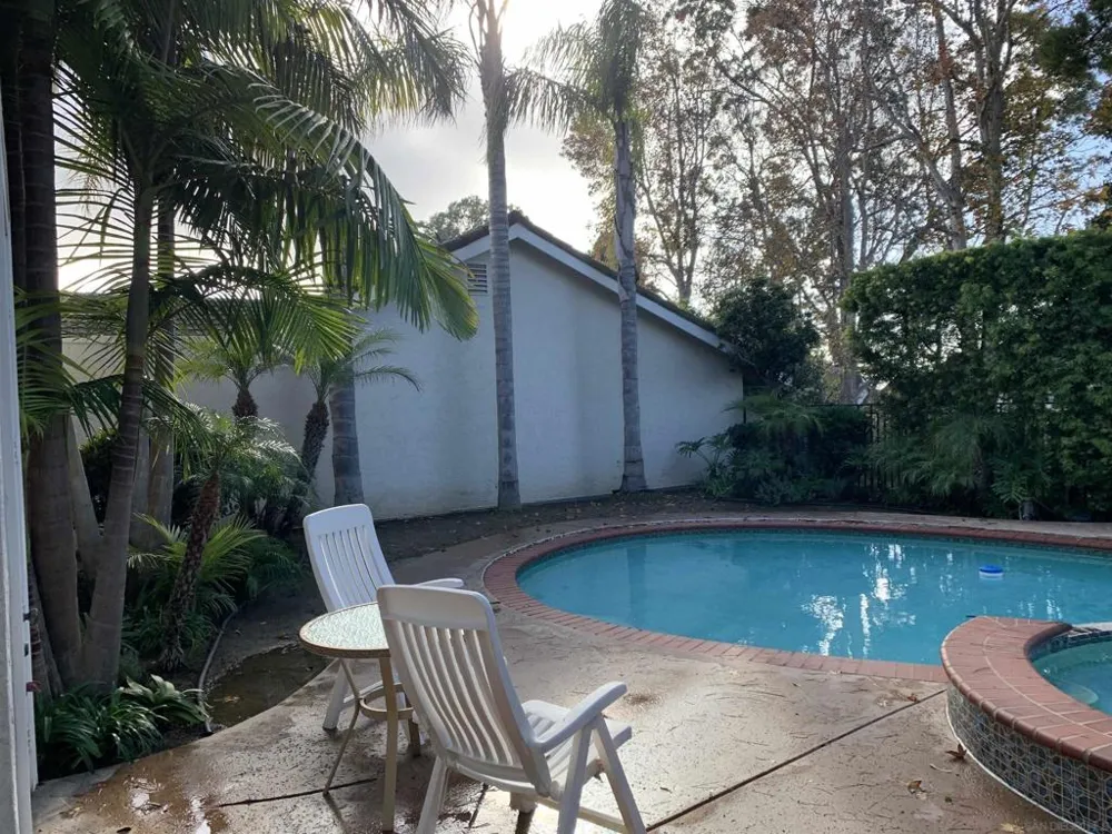 8206 Caminito Lacayo La Jolla, CA 92037