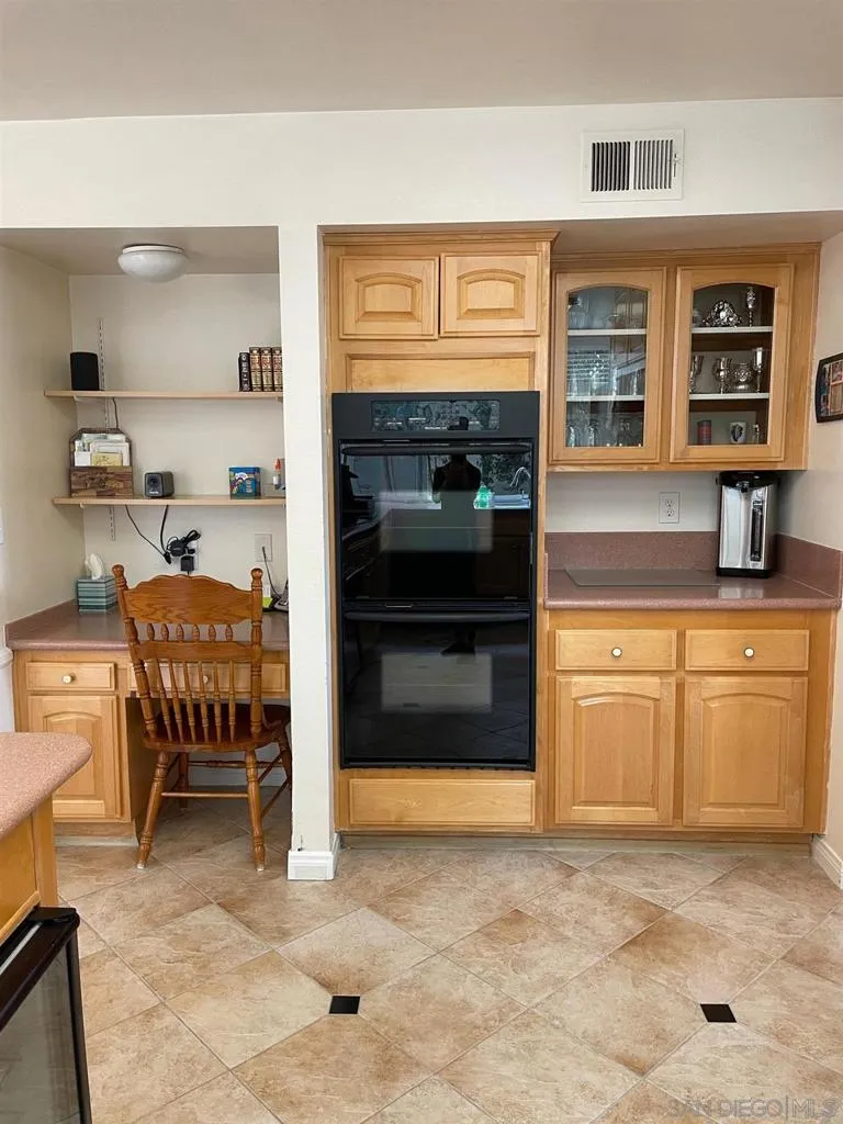 8206 Caminito Lacayo La Jolla, CA 92037