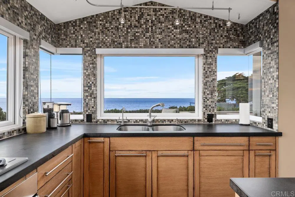 100 10th Street Del Mar, CA 92014