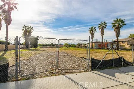 405 W Merrill Avenue Rialto, CA 92376