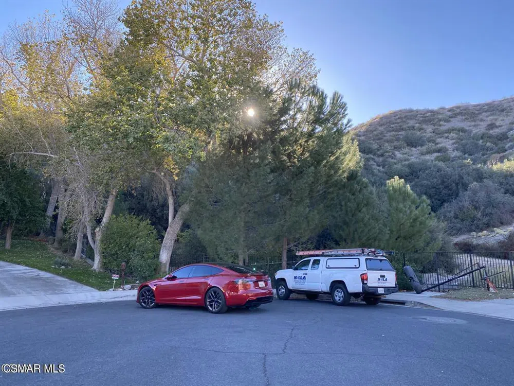 Shadow Valley Lane Saugus, CA 91390