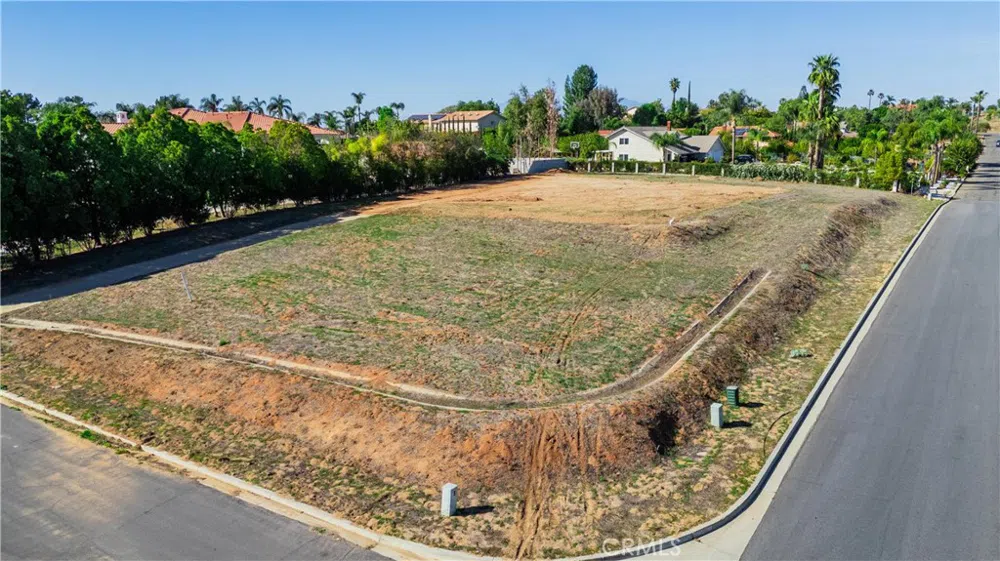 16460 Landon Court Riverside, CA 92504
