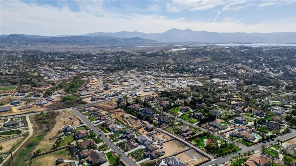 16460 Landon Court Riverside, CA 92504