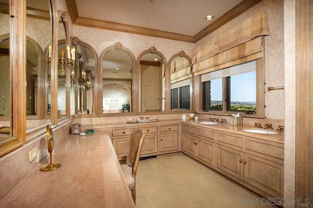 14716 Ladys Secret Drive Rancho Santa Fe, CA 92067
