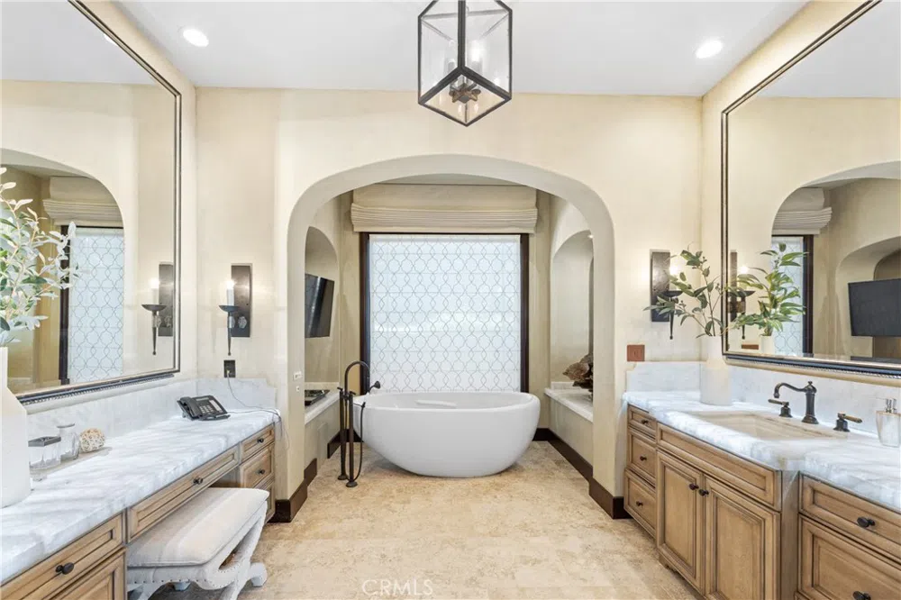 16 Shore Walk Newport Coast, CA 92657