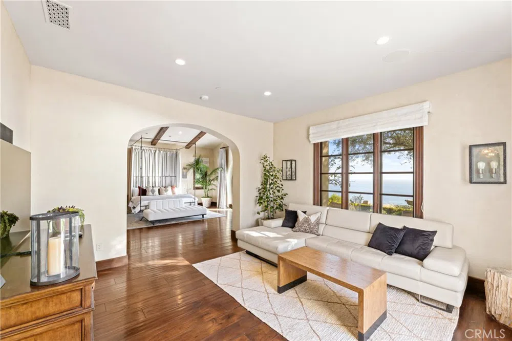 16 Shore Walk Newport Coast, CA 92657