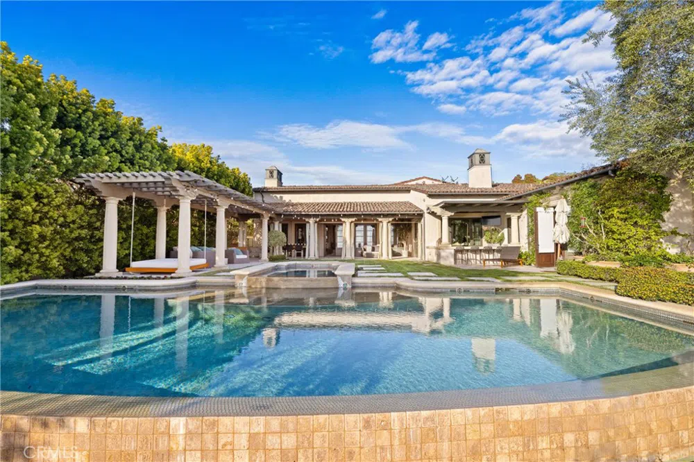 16 Shore Walk Newport Coast, CA 92657
