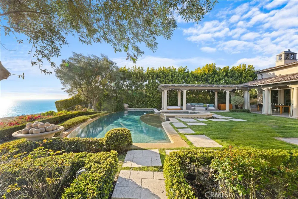 16 Shore Walk Newport Coast, CA 92657