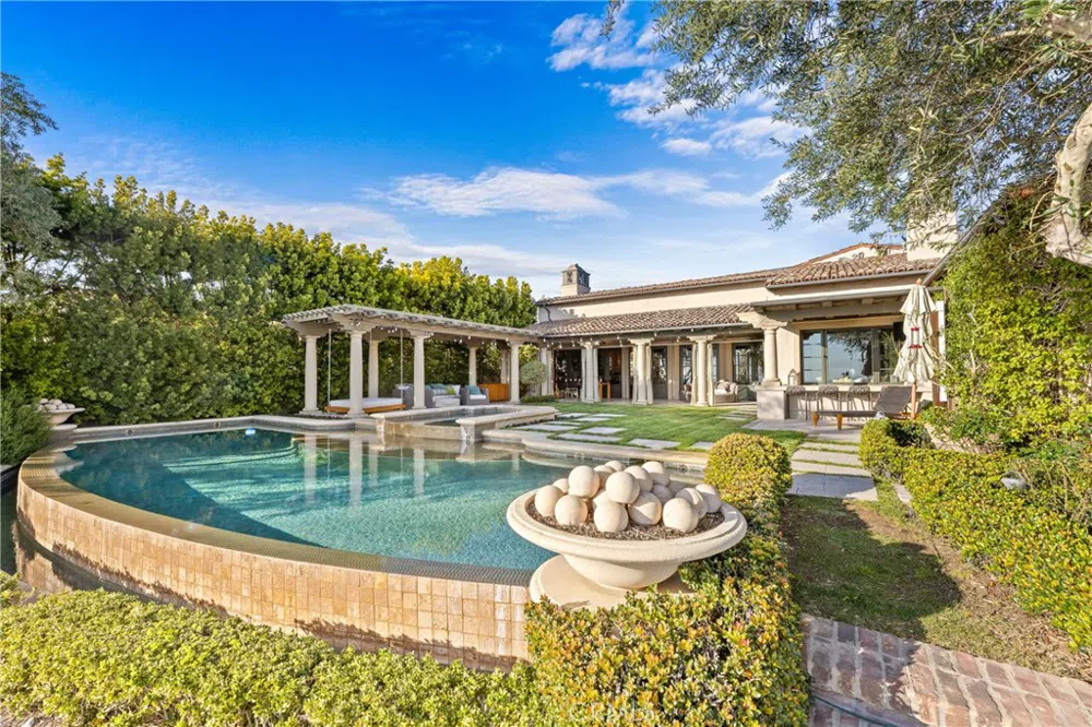 16 Shore Walk Newport Coast, CA 92657