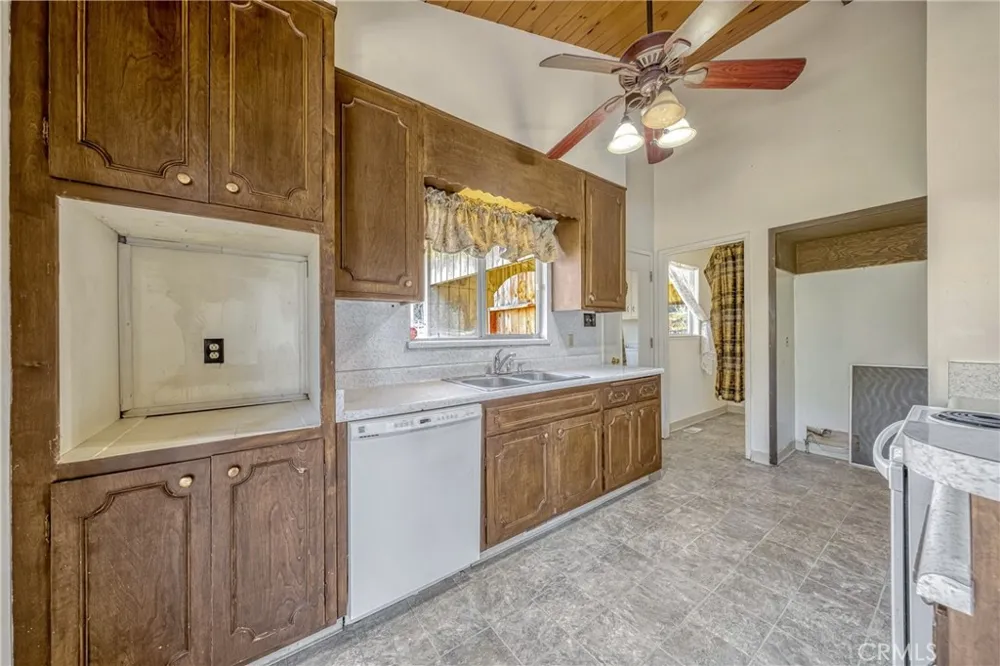 16345 Tee Road Cobb, CA 95426