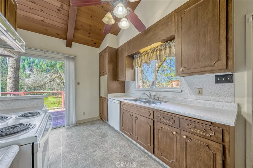 16345 Tee Road Cobb, CA 95426