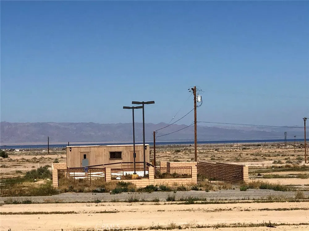 1972 Thomas R Cannell Road Salton City, CA 92274
