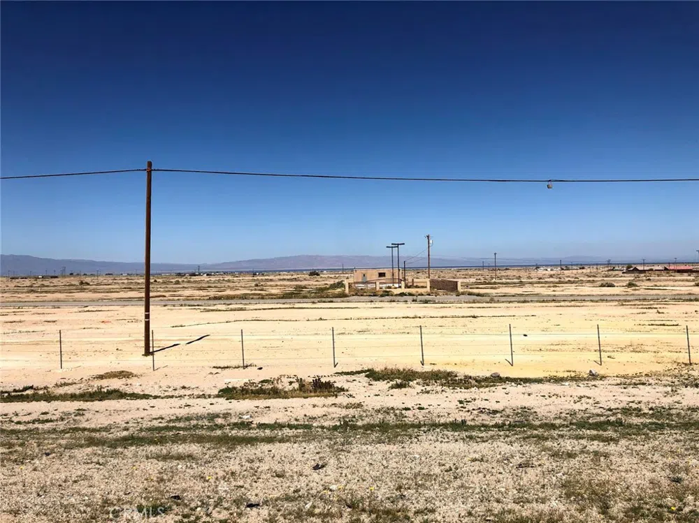 1972 Thomas R Cannell Road Salton City, CA 92274