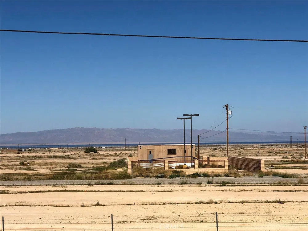 1972 Thomas R Cannell Road Salton City, CA 92274