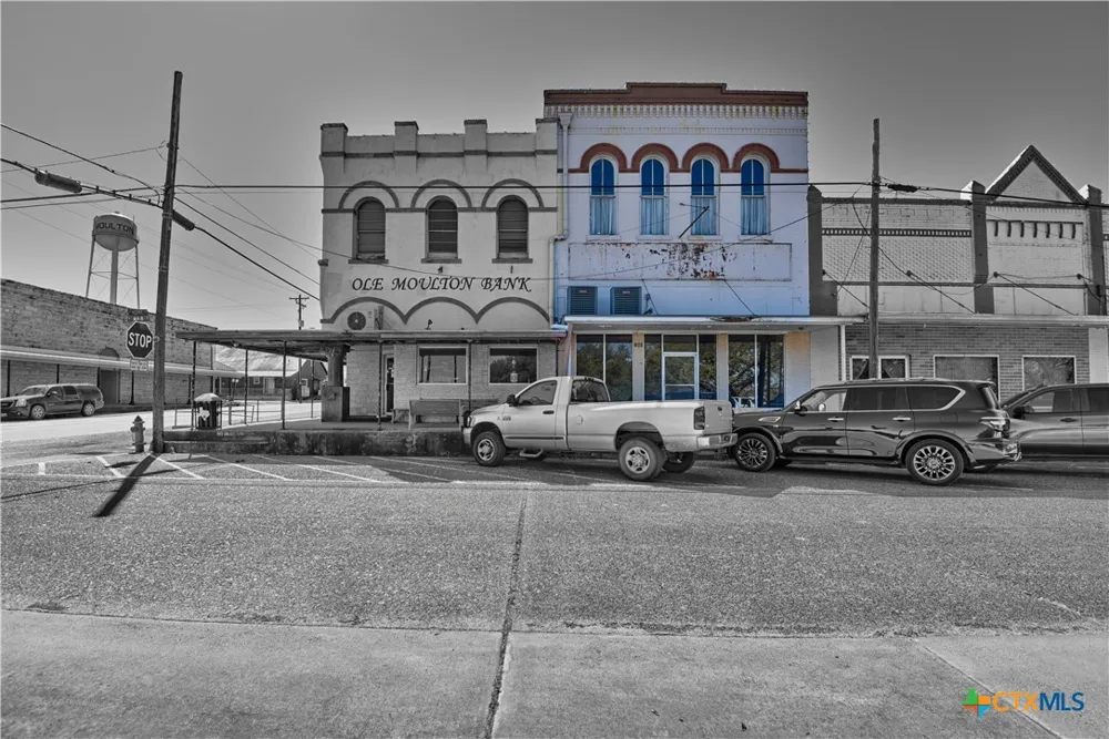 103 Main #B Moulton, TX 77975