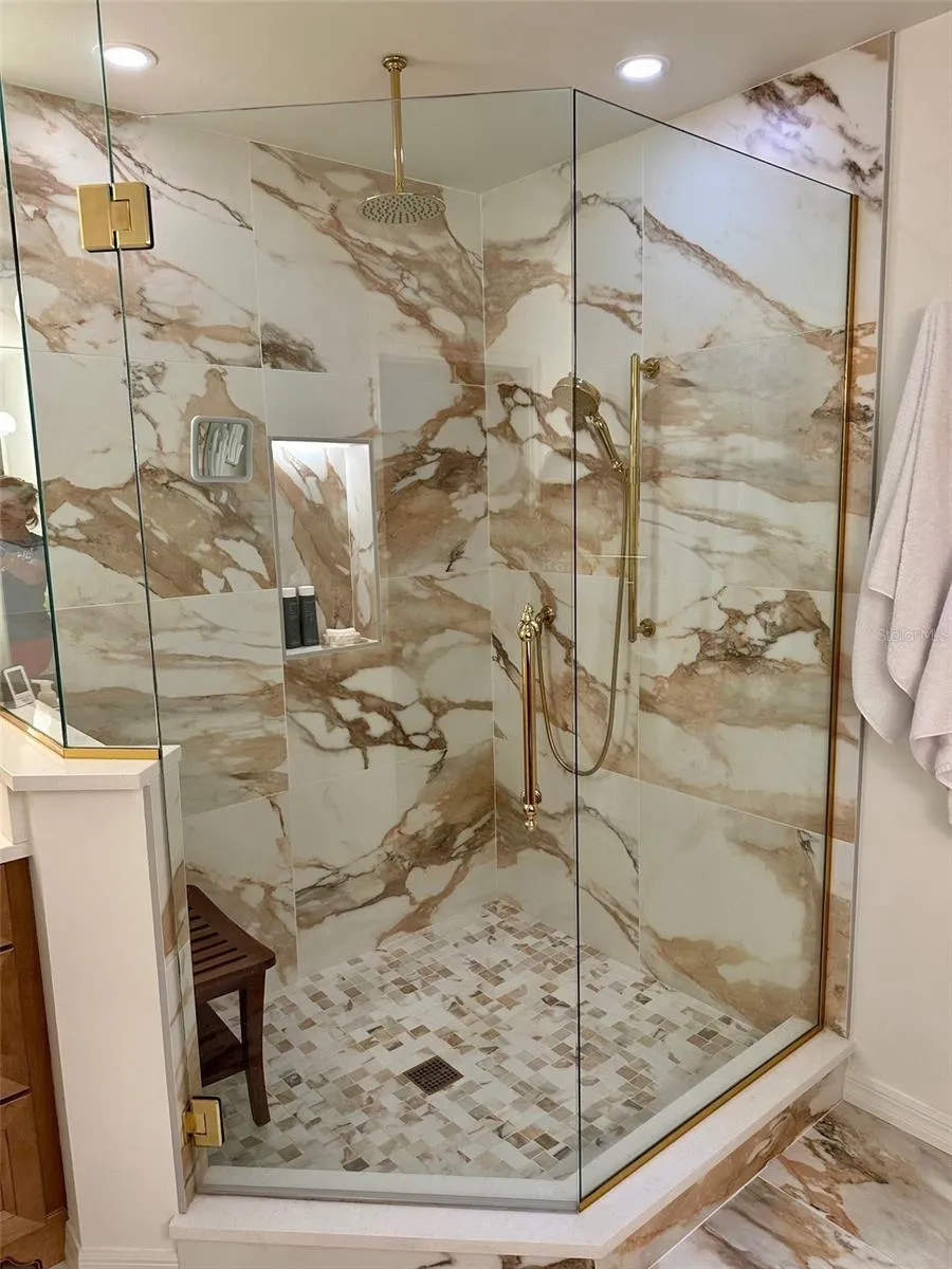 2319 HARBOUR OAKS DRIVE Longboat Key, FL 34228