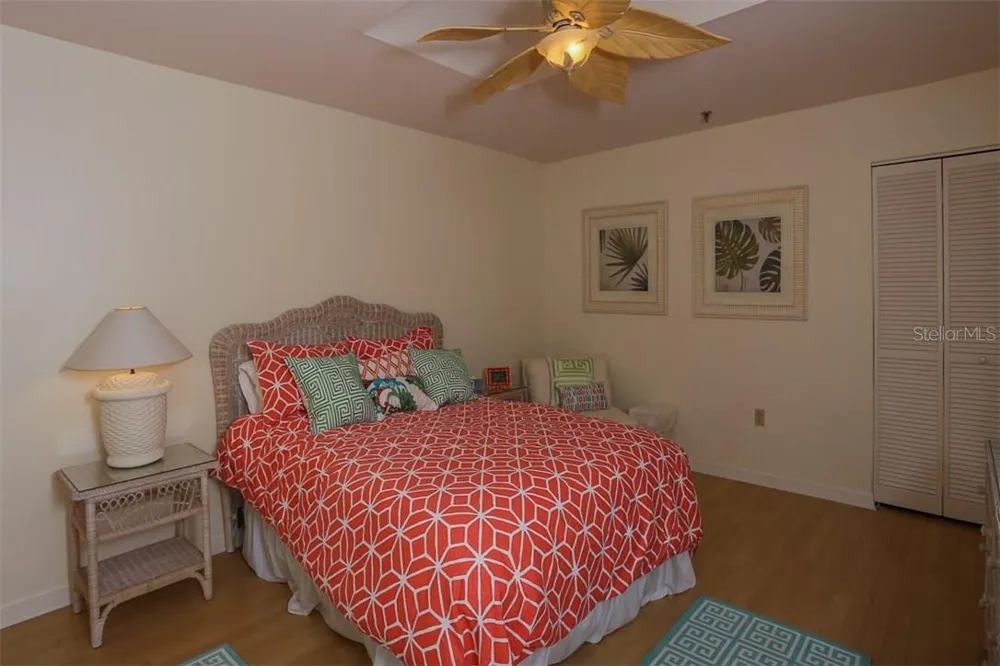 2319 HARBOUR OAKS DRIVE Longboat Key, FL 34228