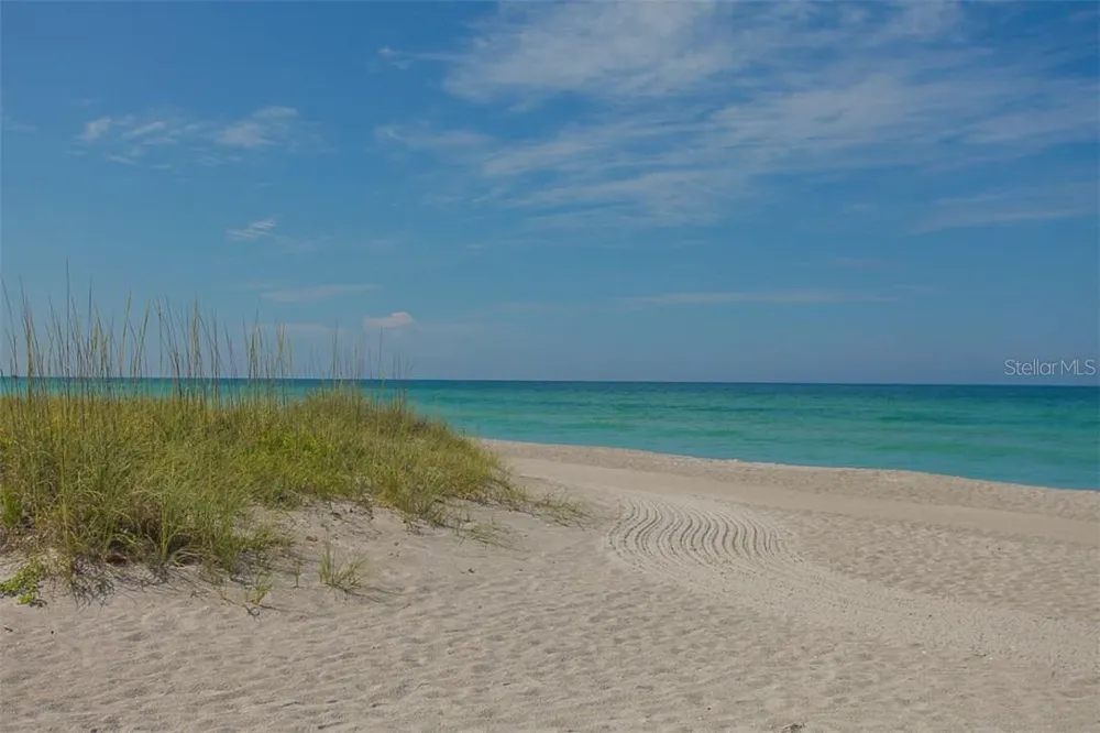 2319 HARBOUR OAKS DRIVE Longboat Key, FL 34228