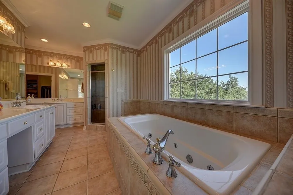 10777 Mazoch Road Weimar, TX 78962