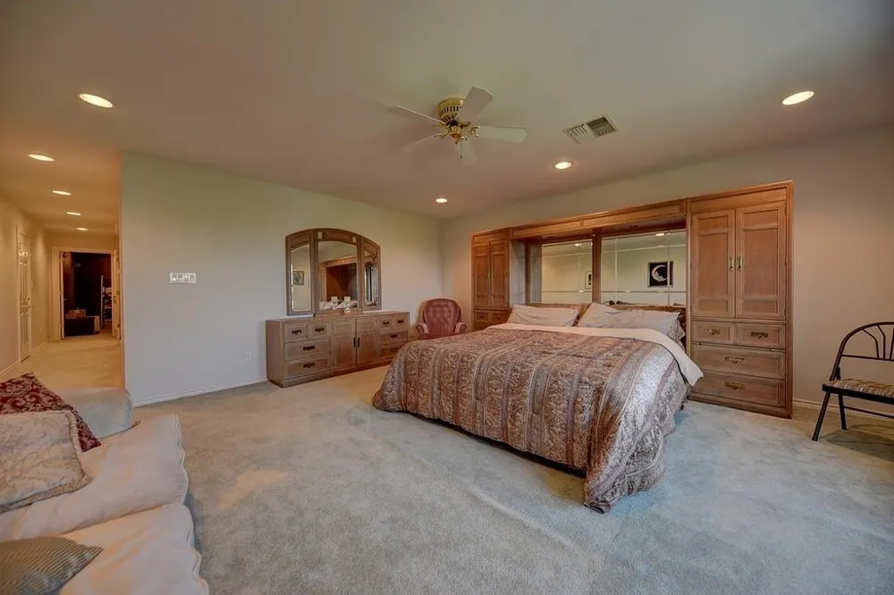 10777 Mazoch Road Weimar, TX 78962