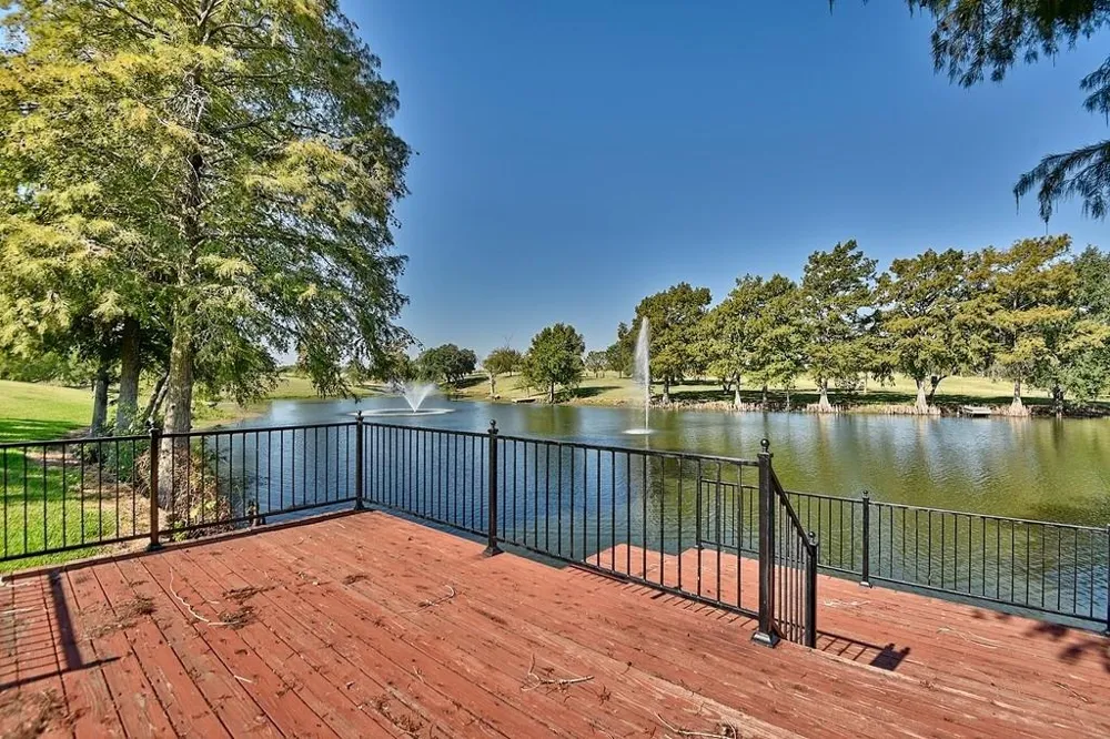 10777 Mazoch Road Weimar, TX 78962