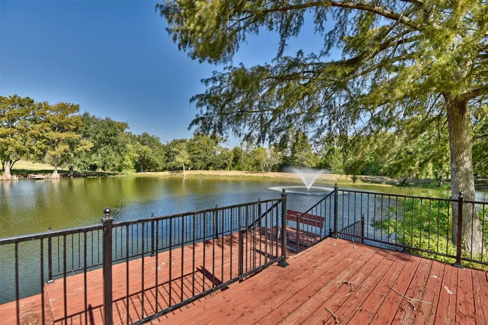 10777 Mazoch Road Weimar, TX 78962