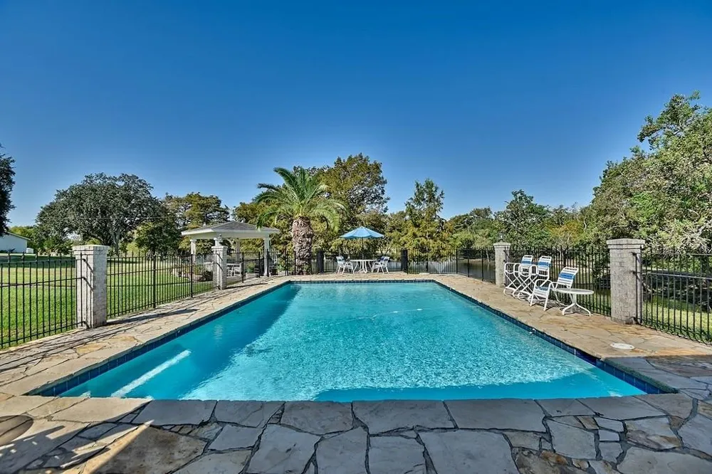 10777 Mazoch Road Weimar, TX 78962