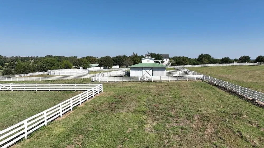 10777 Mazoch Road Weimar, TX 78962