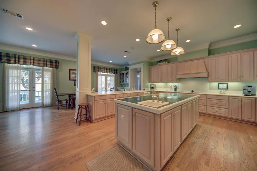 10777 Mazoch Road Weimar, TX 78962
