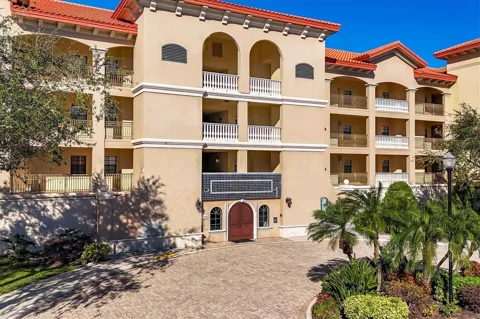 7710 LAKE VISTA COURT #205