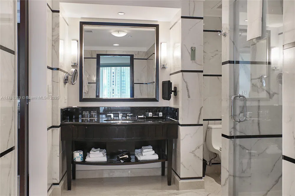 4391 Collins Ave #1415 Miami Beach, FL 33140