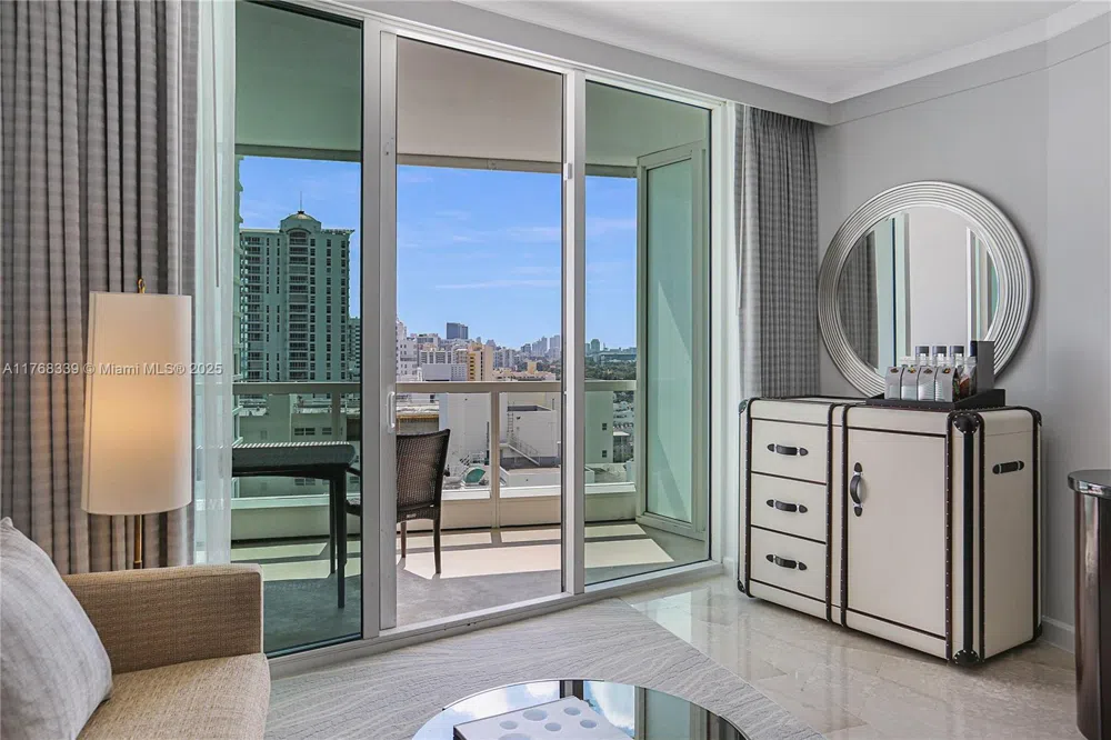 4391 Collins Ave #1415 Miami Beach, FL 33140