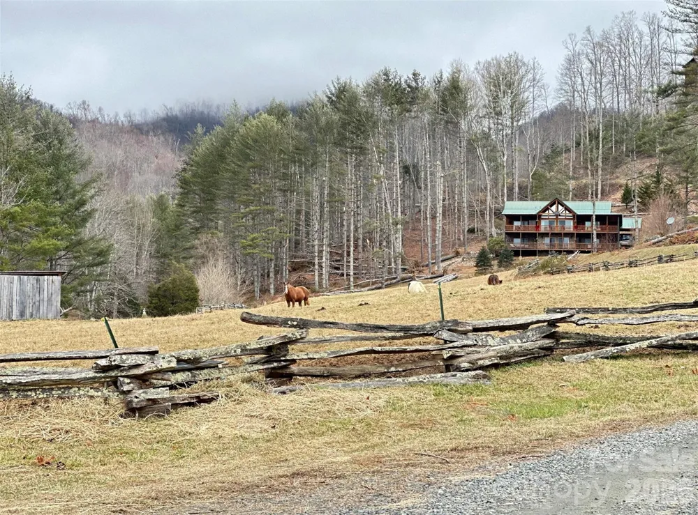 99999 Big Rock Creek Drive Bakersville, NC 28705
