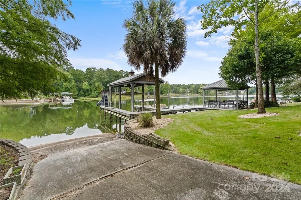 2884 Lake Road Ridgeway, SC 29130