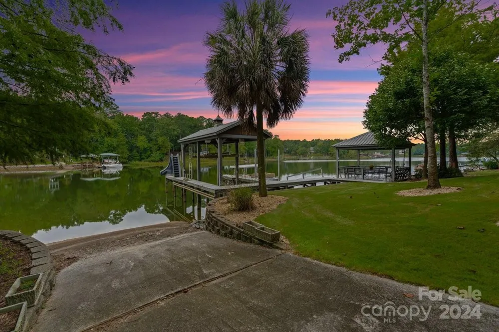 2884 Lake Road Ridgeway, SC 29130