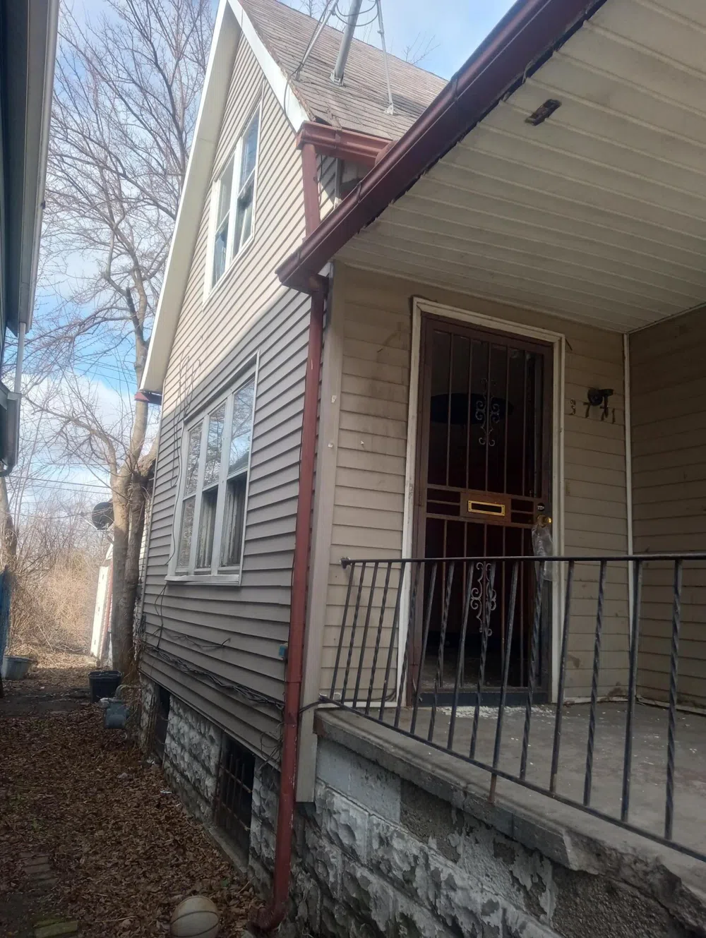 3771 24th Detroit, MI 48208