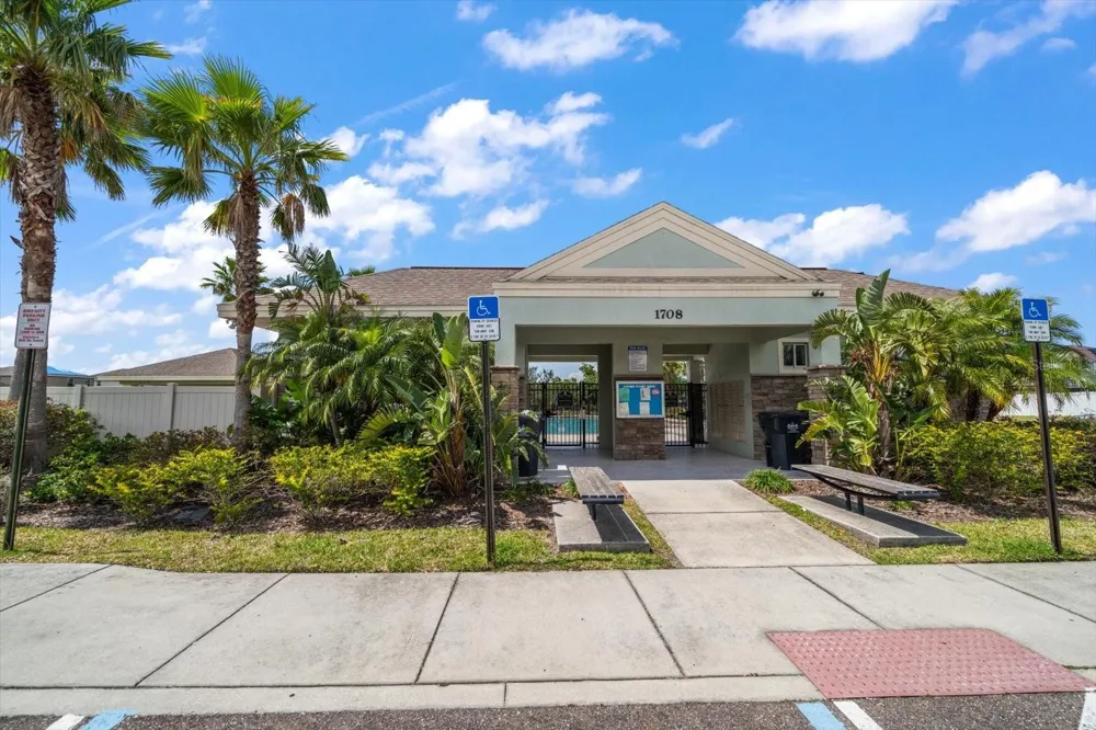 2011 HAWKS VIEW DRIVE Ruskin, FL 33570
