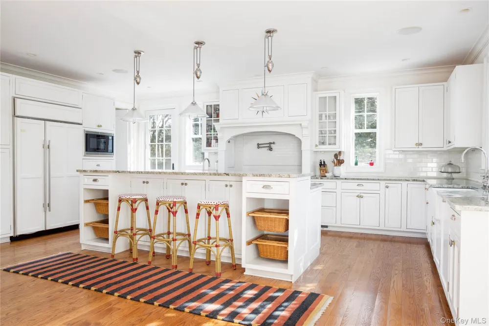 53 Cedar Lane W Remsenburg, NY 11960