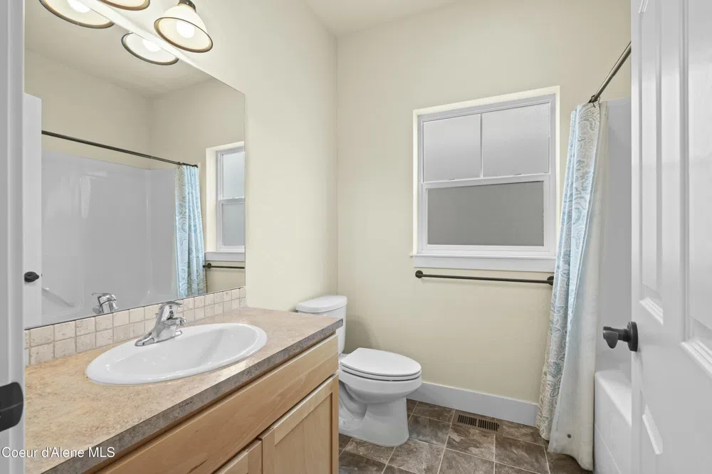 424 Becker Lane Dover, ID 83825