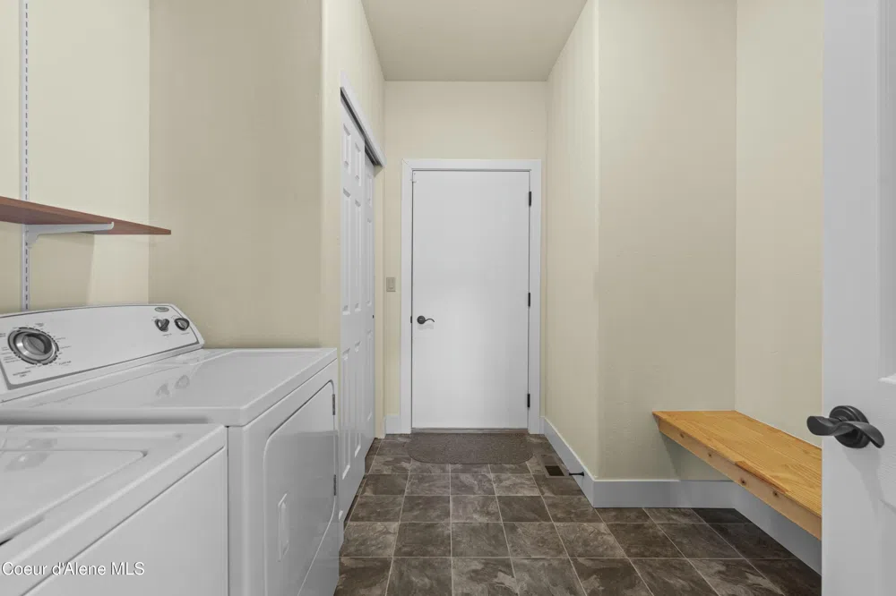 424 Becker Lane Dover, ID 83825