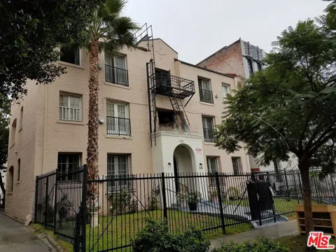 246 S Kenmore Avenue #309