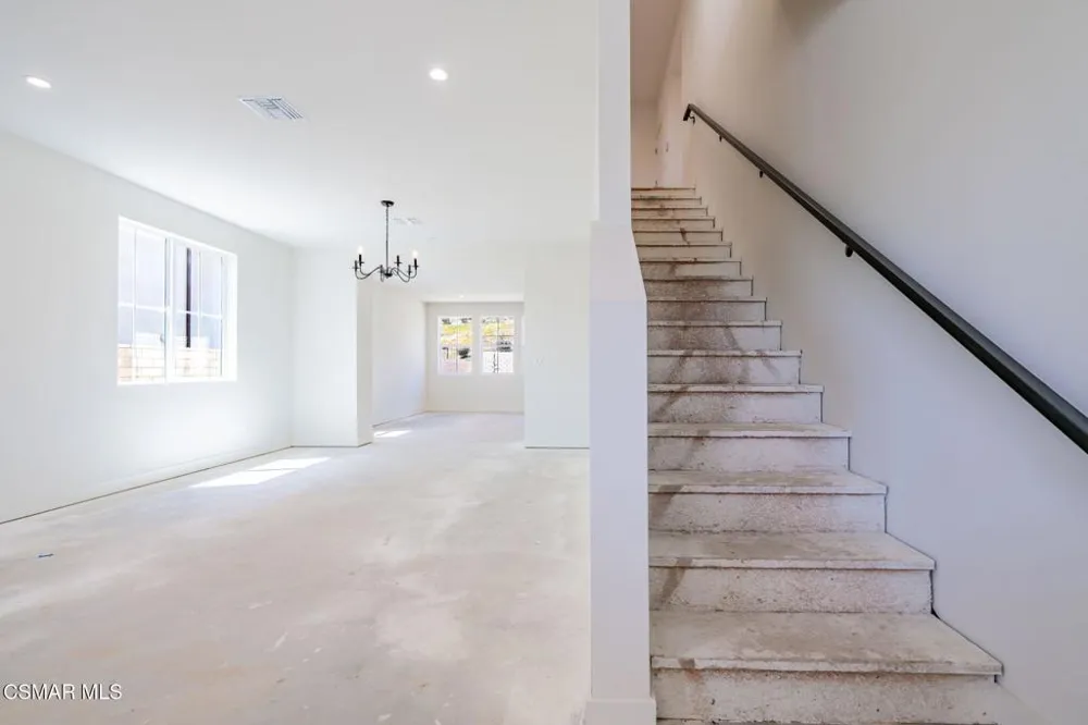 4687 Summit Avenue Simi Valley, CA 93063