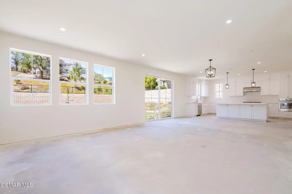 4687 Summit Avenue Simi Valley, CA 93063